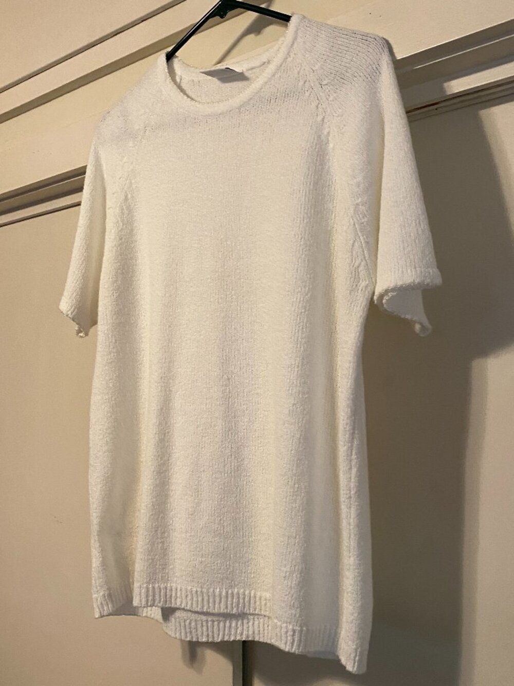 Soft & cozy, Bobbie Brooks Woman, short sleeve white light sweater, size L/XL